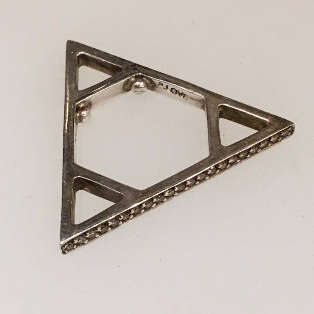 PAMELA LOVE triangle ring, champagne diamonds